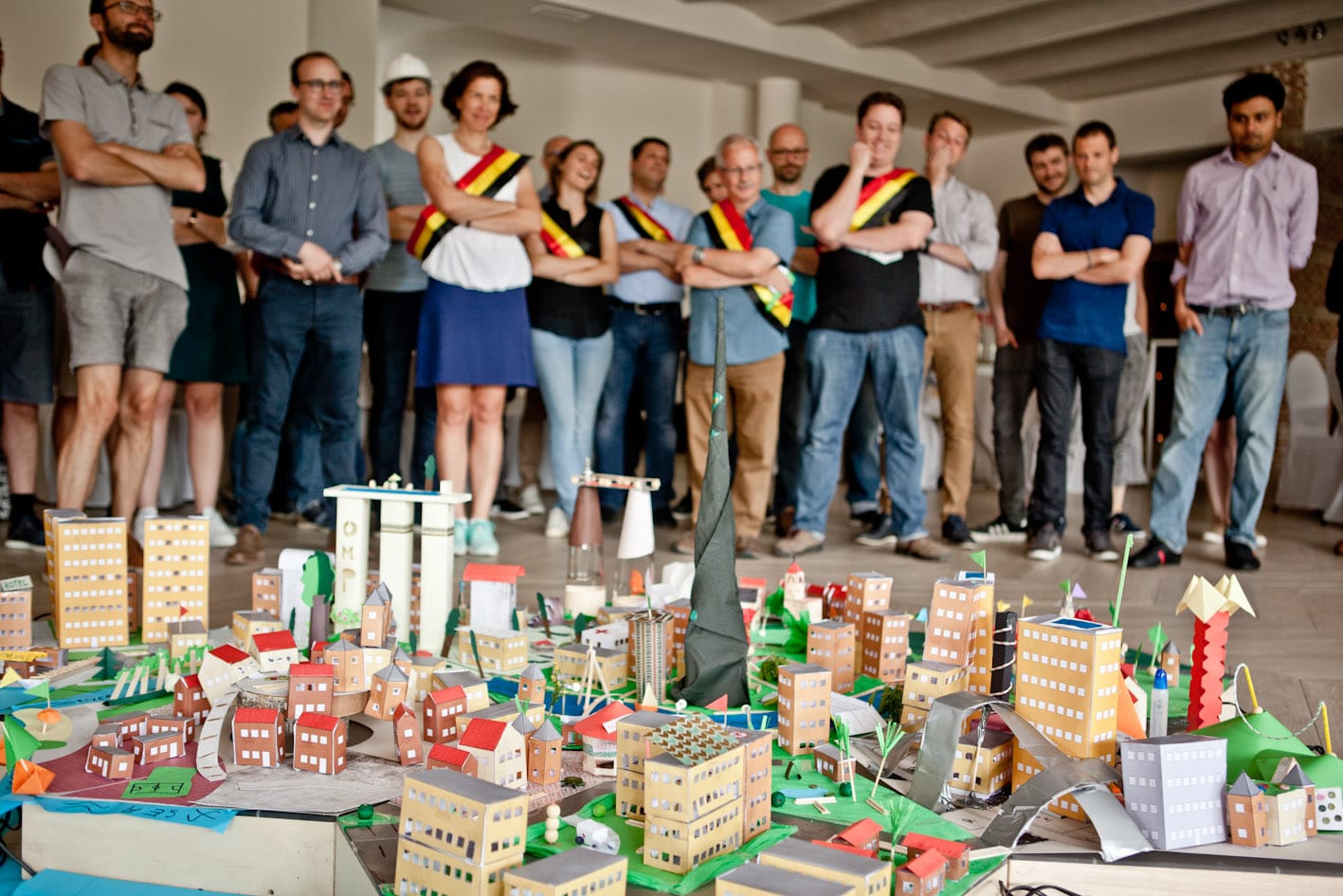 Bestaand team verwelkomt nieuwe collega’s tijdens een gezamenlijke uitdaging